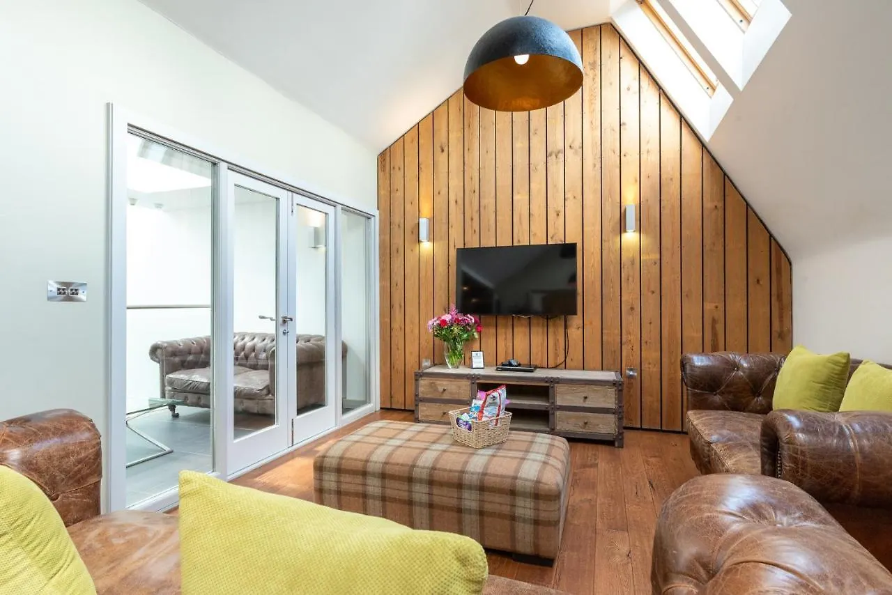 The Lawrance Luxury Aparthotel - Йорк