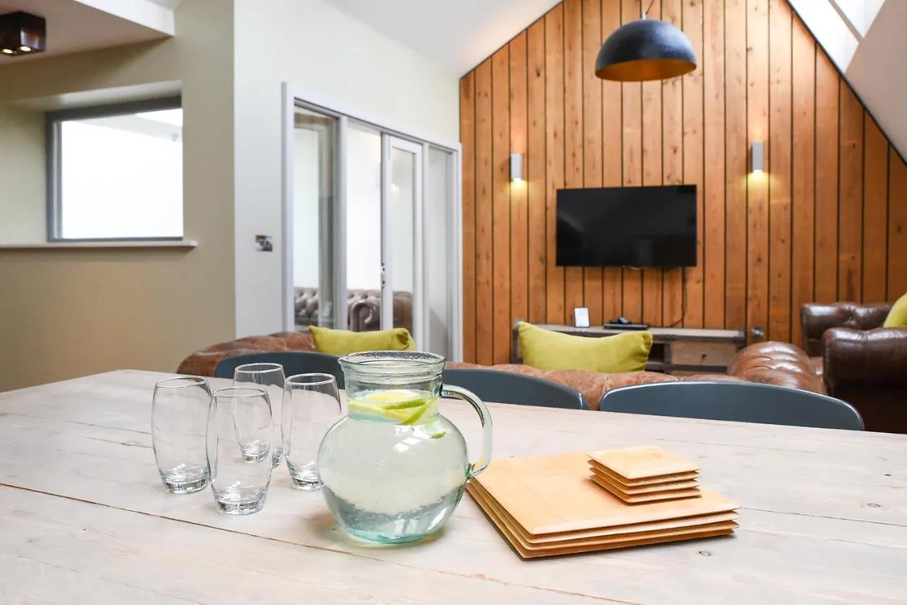 ****  The Lawrance Luxury Aparthotel - Йорк Великобритания