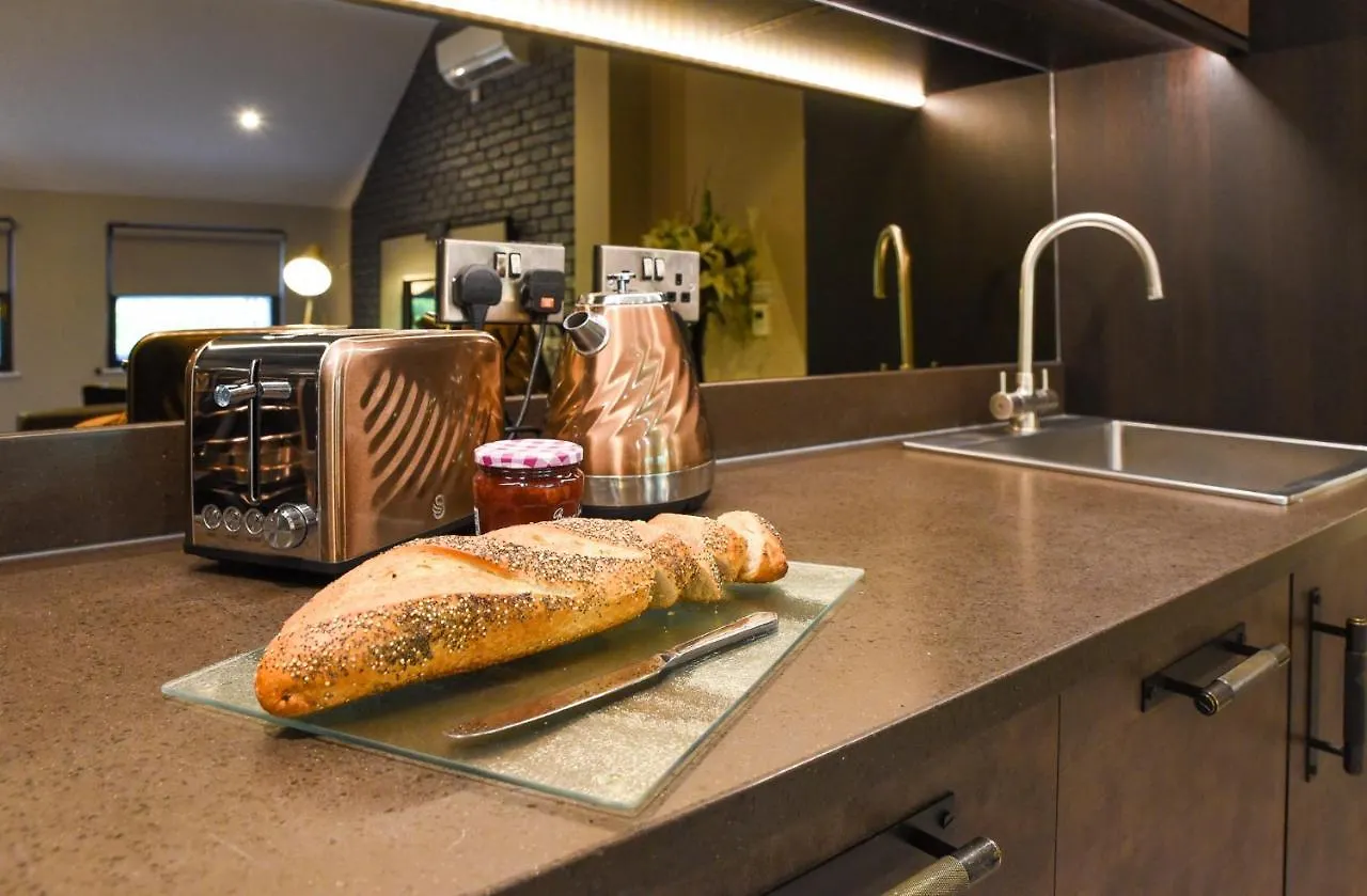 The Lawrance Luxury Aparthotel - Йорк 4*,