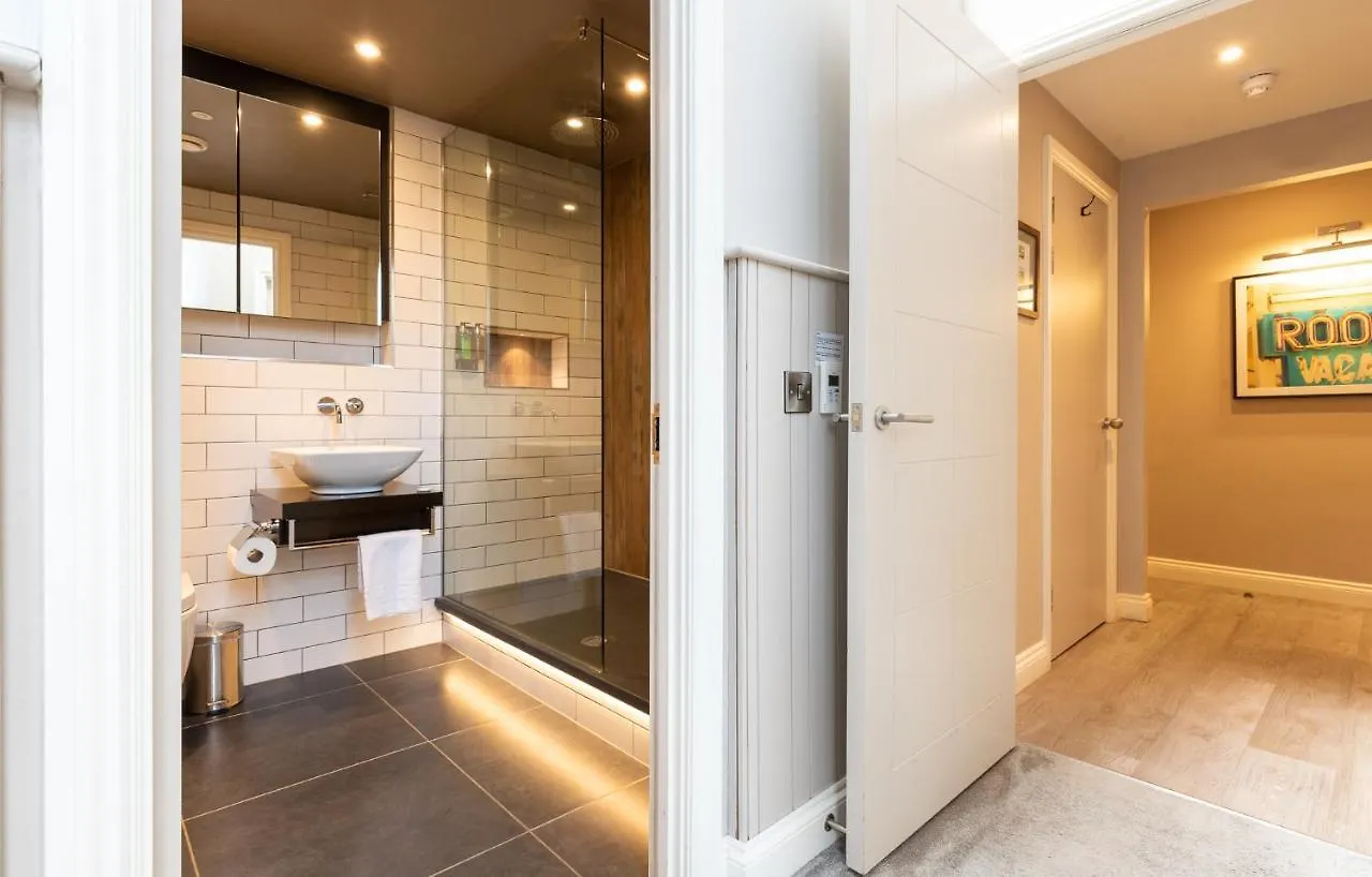 The Lawrance Luxury Aparthotel - Йорк