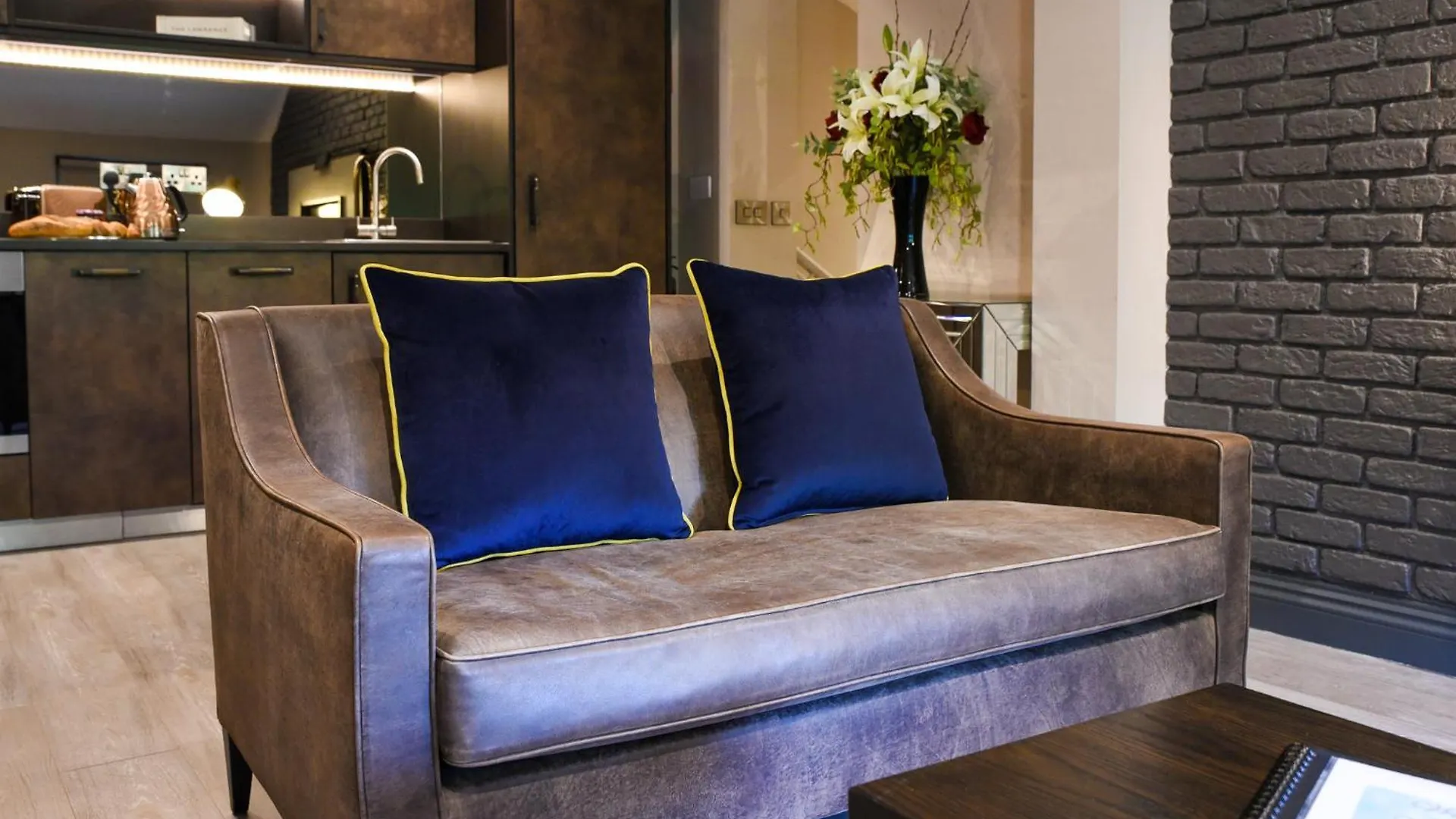 The Lawrance Luxury Aparthotel - Йорк Великобритания