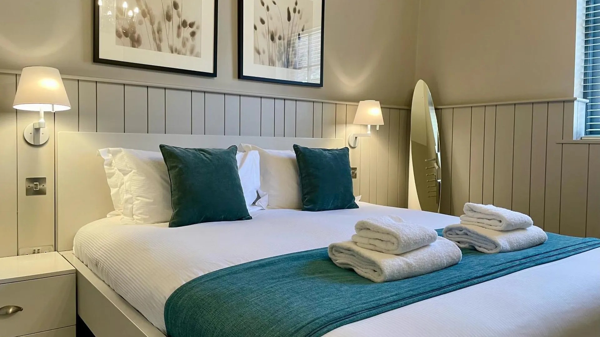The Lawrance Luxury Aparthotel - Йорк Великобритания
